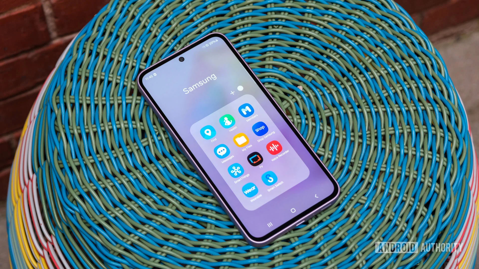Samsung Galaxy Bug Disrupts Home Screen Organization with Overflowing Folders