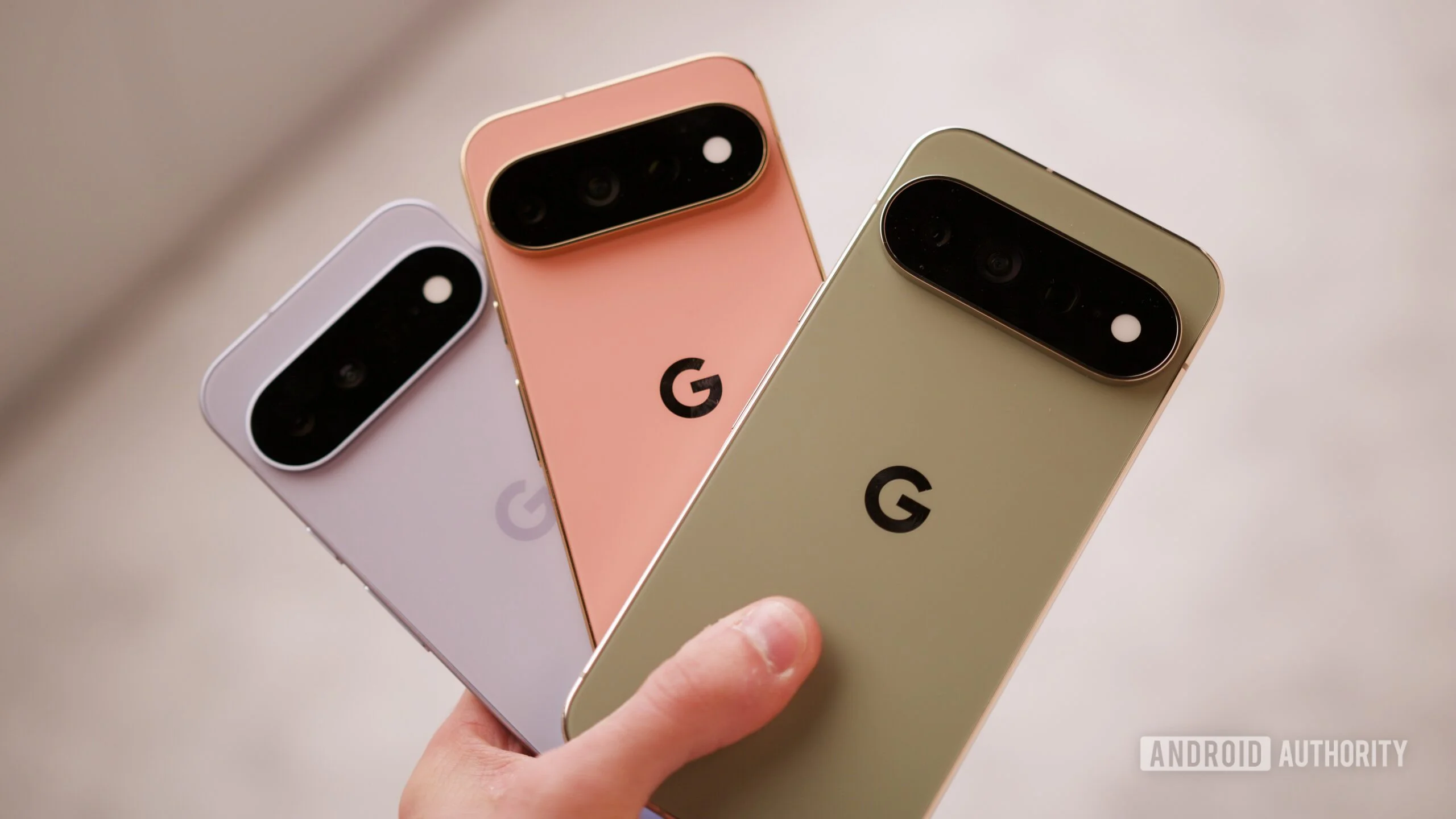 Hands-On Impressions of Google's Pixel 11 Series: Key Features and Shortcomings