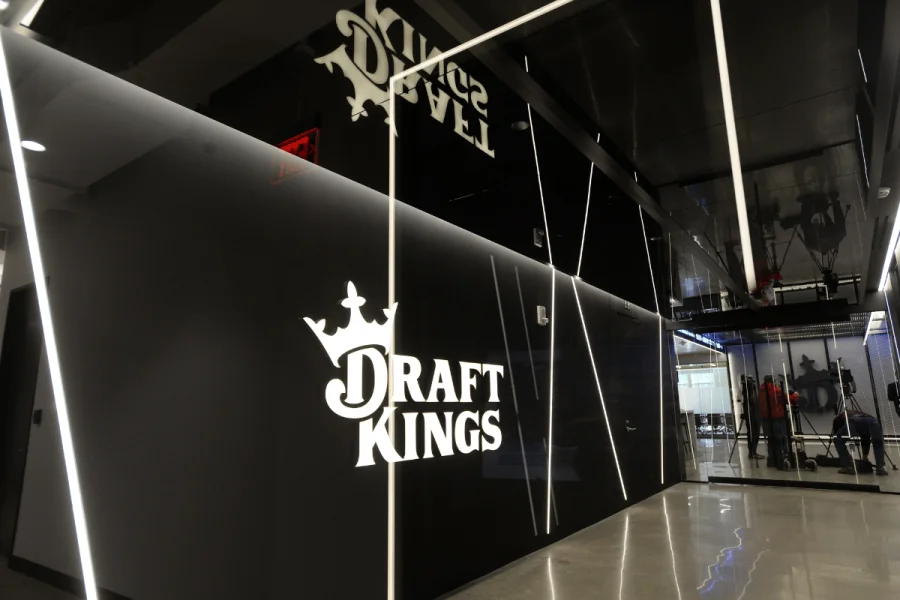 DraftKings Revenue Declines Amid Increased Betting Activity and Focus on Predictions