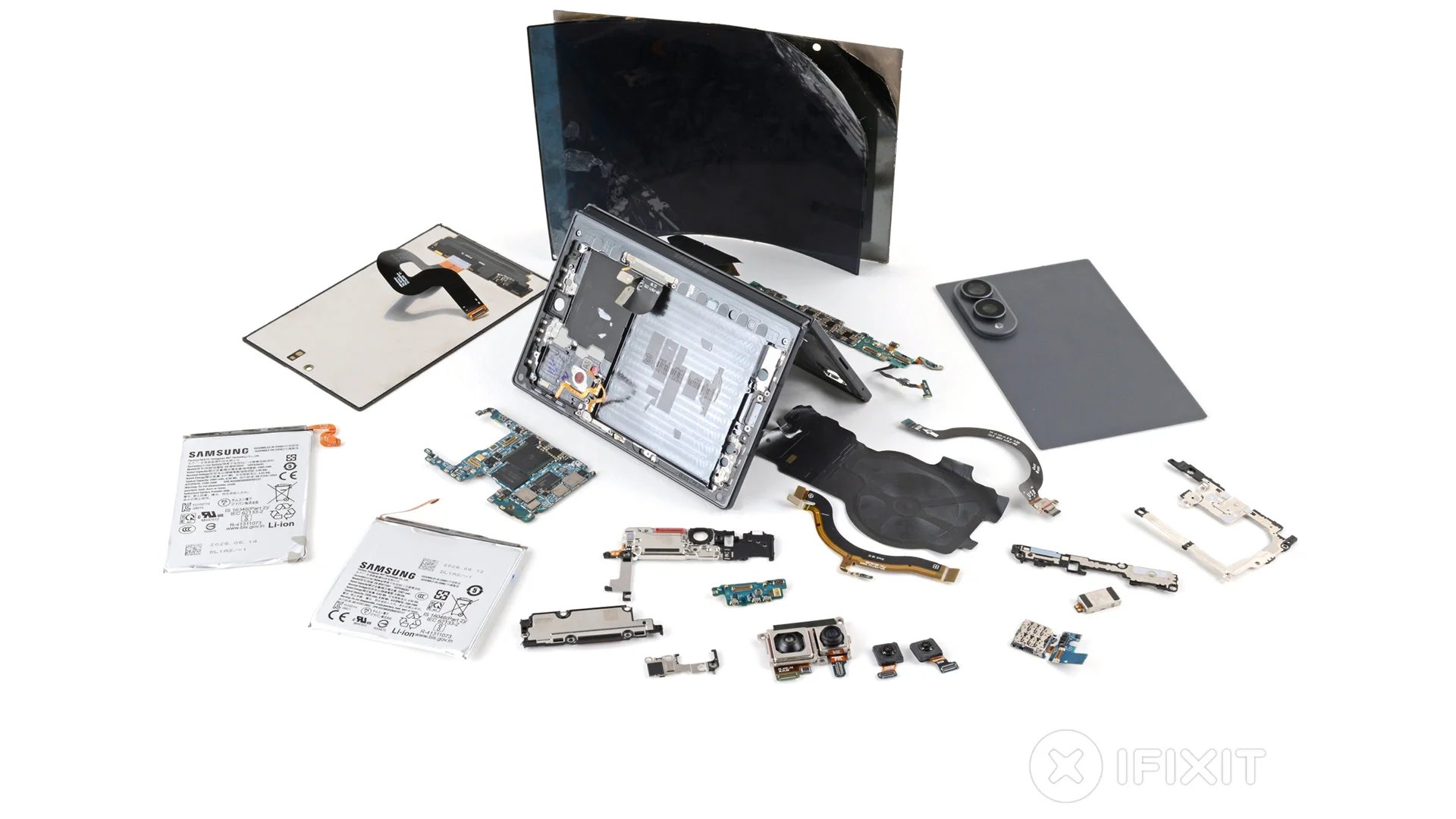 Samsung Galaxy Z Fold 8 Teardown Reveals Repair Challenges and Fragile Design